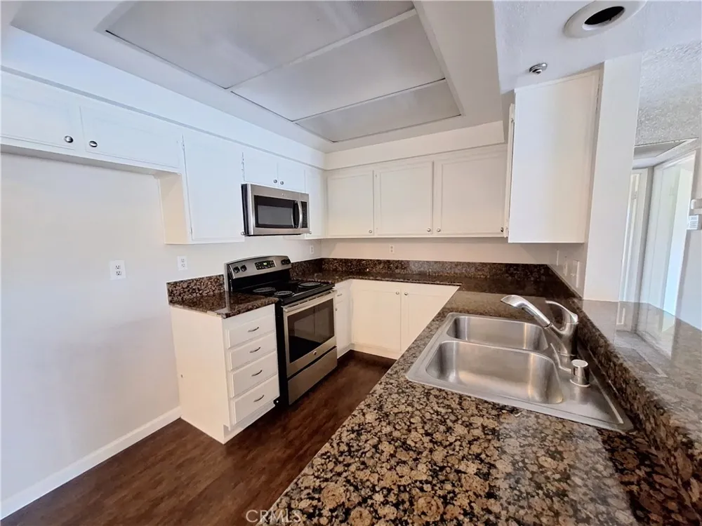 92 Country Mile Pomona, CA 91766