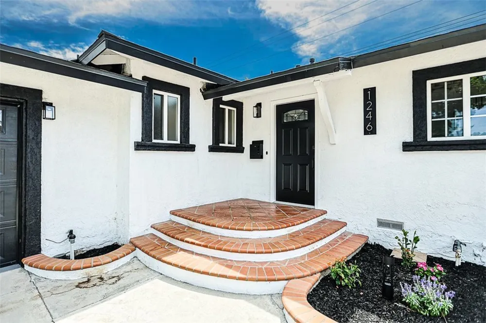 1246 E Turin Anaheim, CA 92805