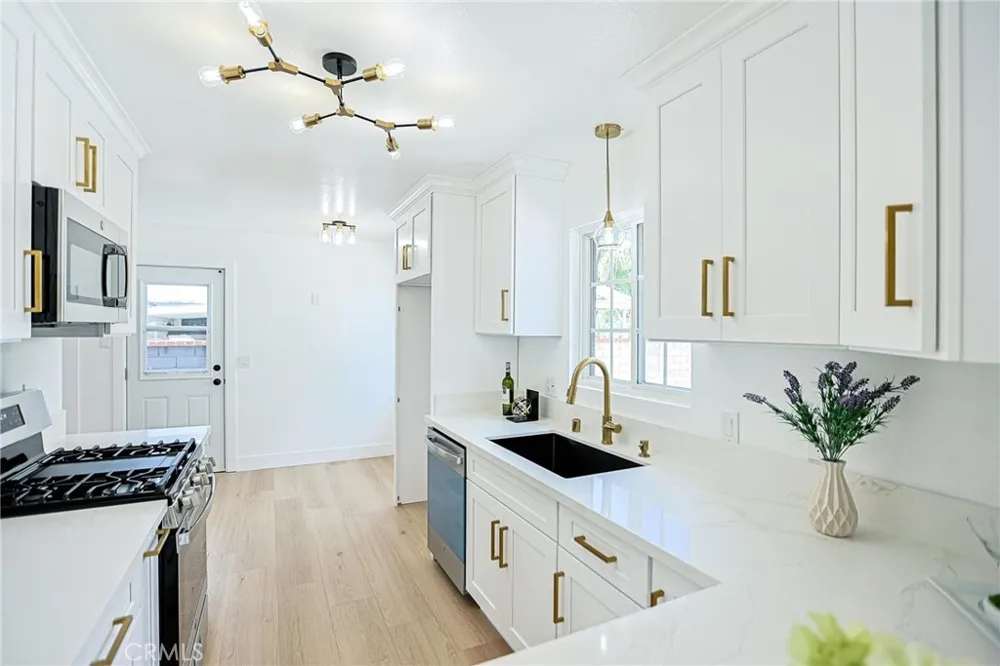 1246 E Turin Anaheim, CA 92805