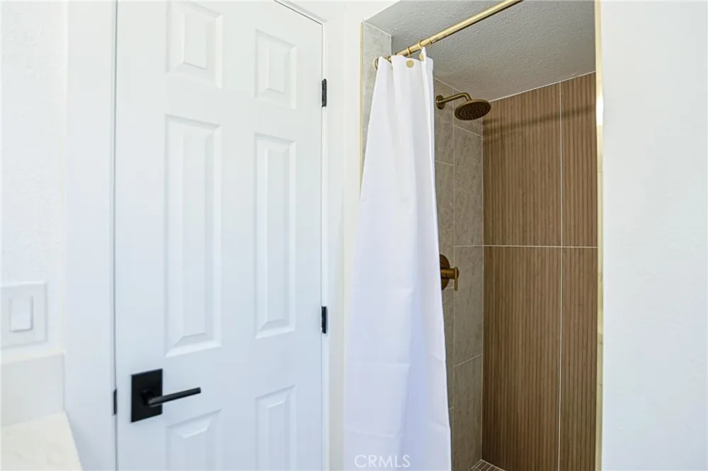 1246 E Turin Anaheim, CA 92805
