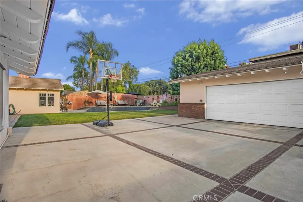 2524 E Evergreen West Covina, CA 91791