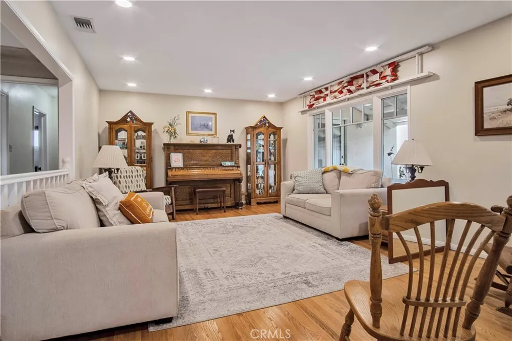 2524 E Evergreen West Covina, CA 91791