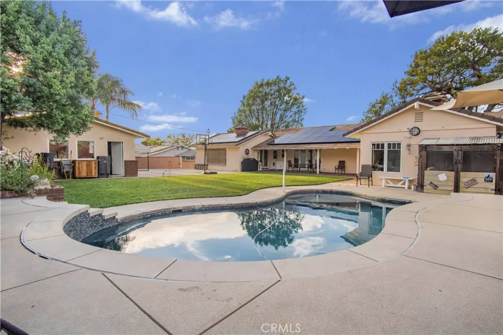 2524 E Evergreen West Covina, CA 91791