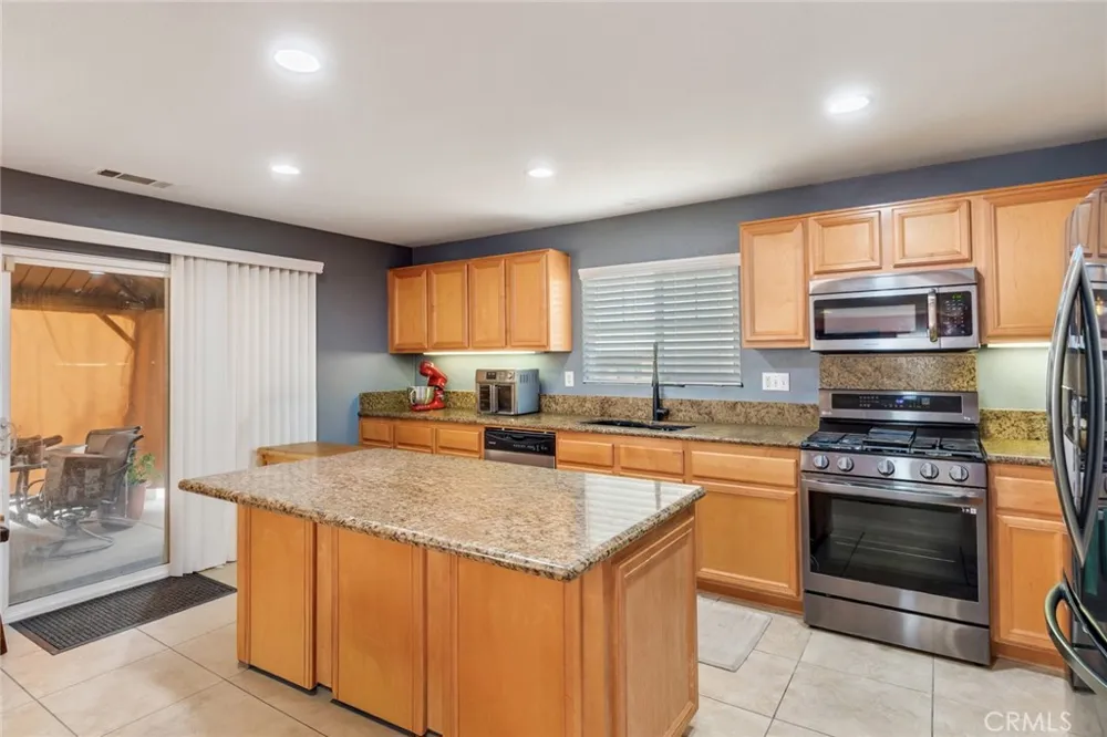 52988 Astrid Lake Elsinore, CA 92532