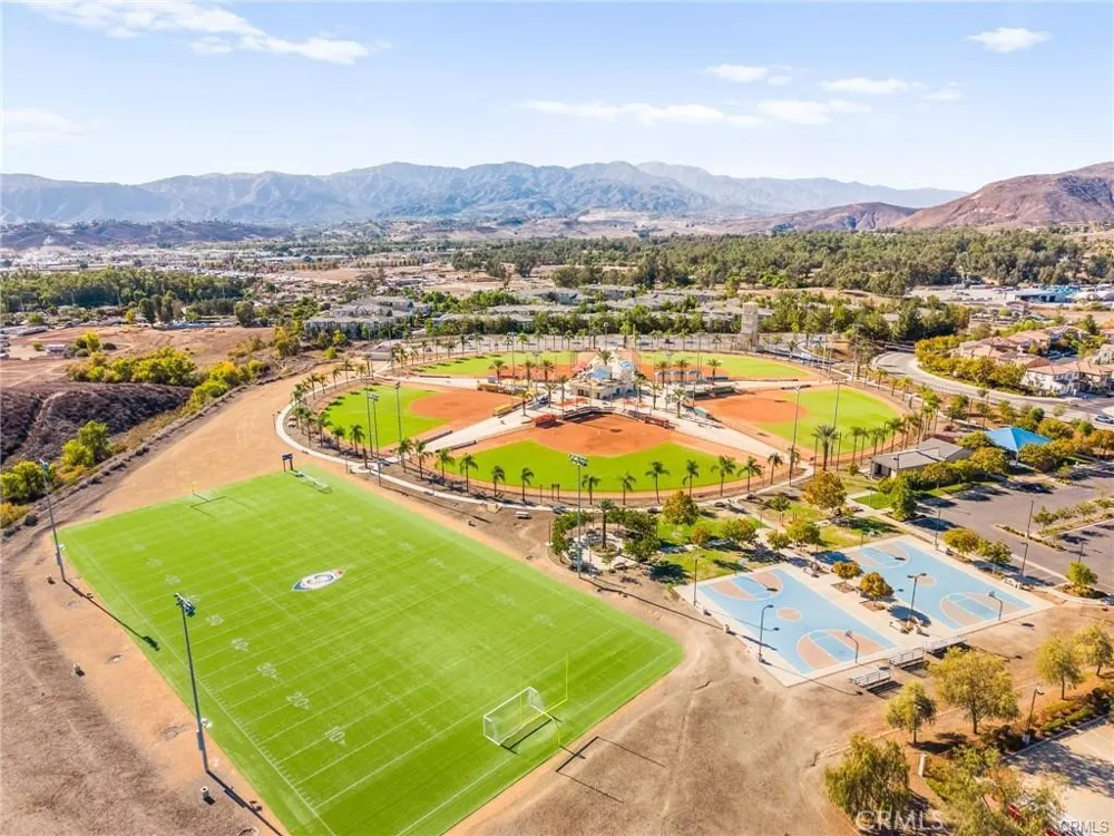 52988 Astrid Lake Elsinore, CA 92532