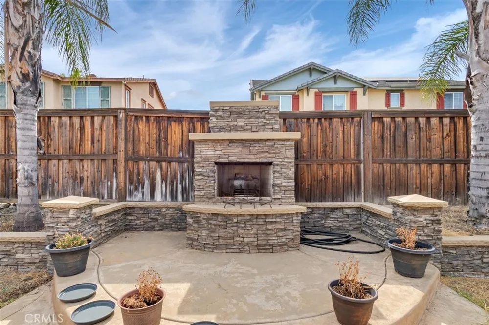 52988 Astrid Lake Elsinore, CA 92532