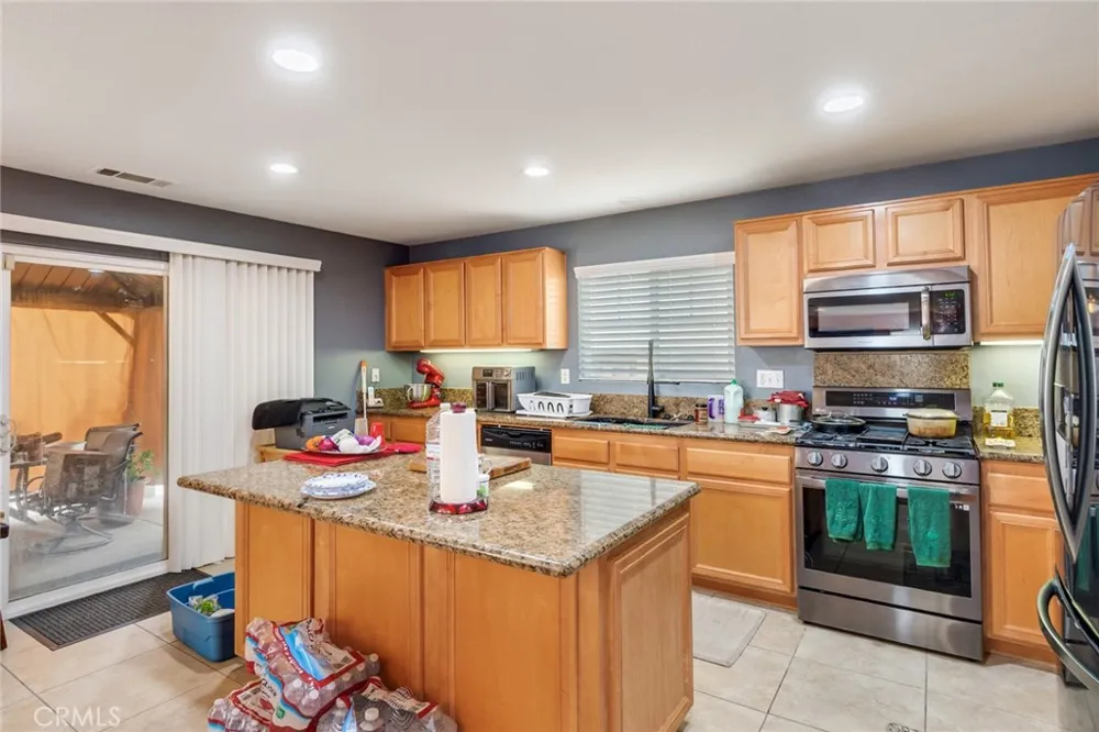 52988 Astrid Lake Elsinore, CA 92532