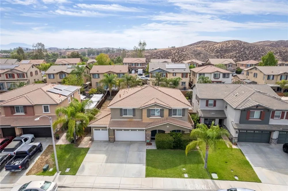 52988 Astrid Lake Elsinore, CA 92532