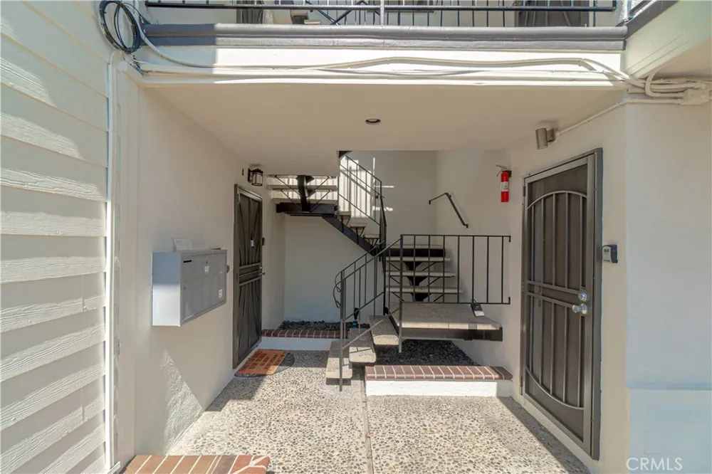 2699 E 20th Signal Hill, CA 90755