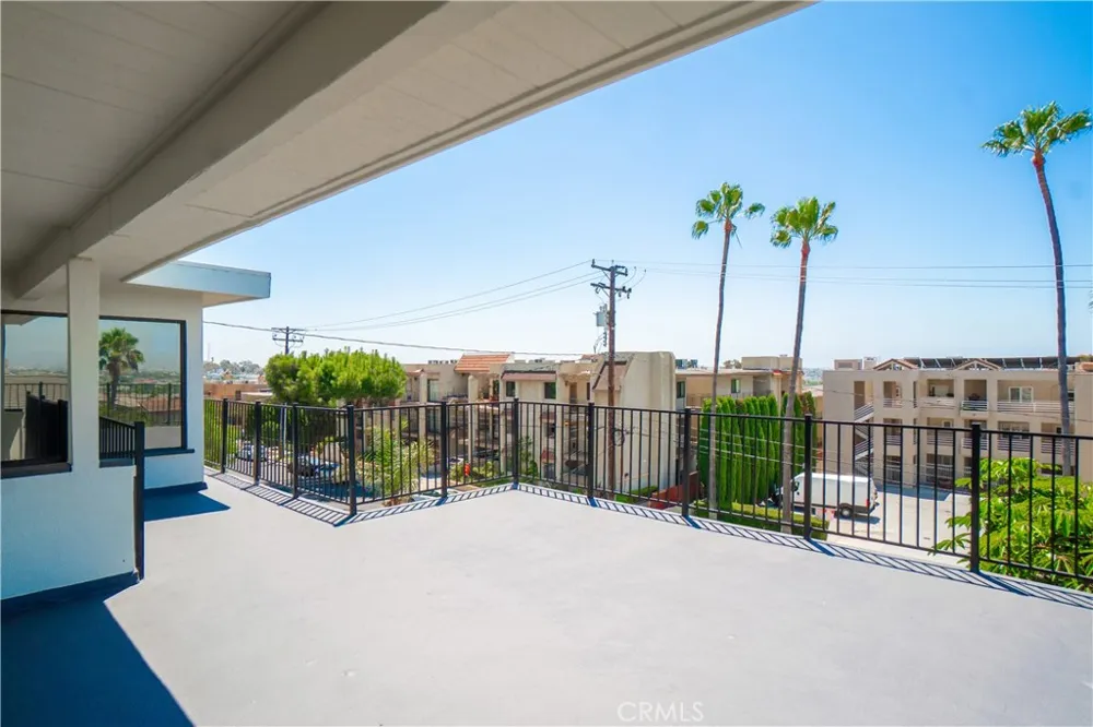2699 E 20th Signal Hill, CA 90755