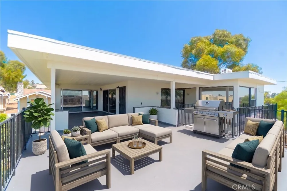 2699 E 20th Signal Hill, CA 90755