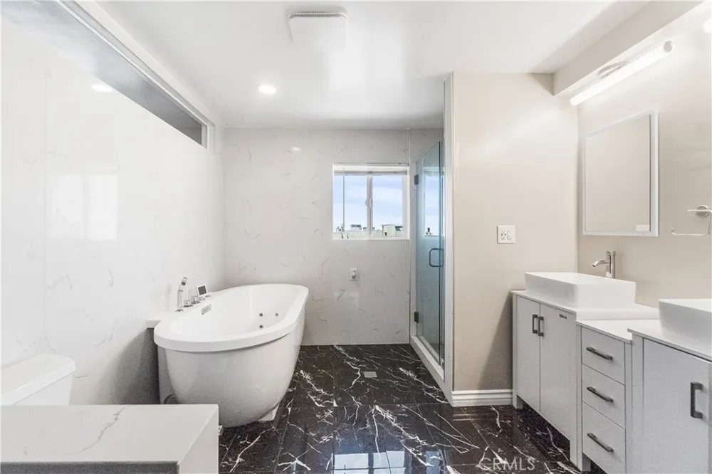 2699 E 20th Signal Hill, CA 90755