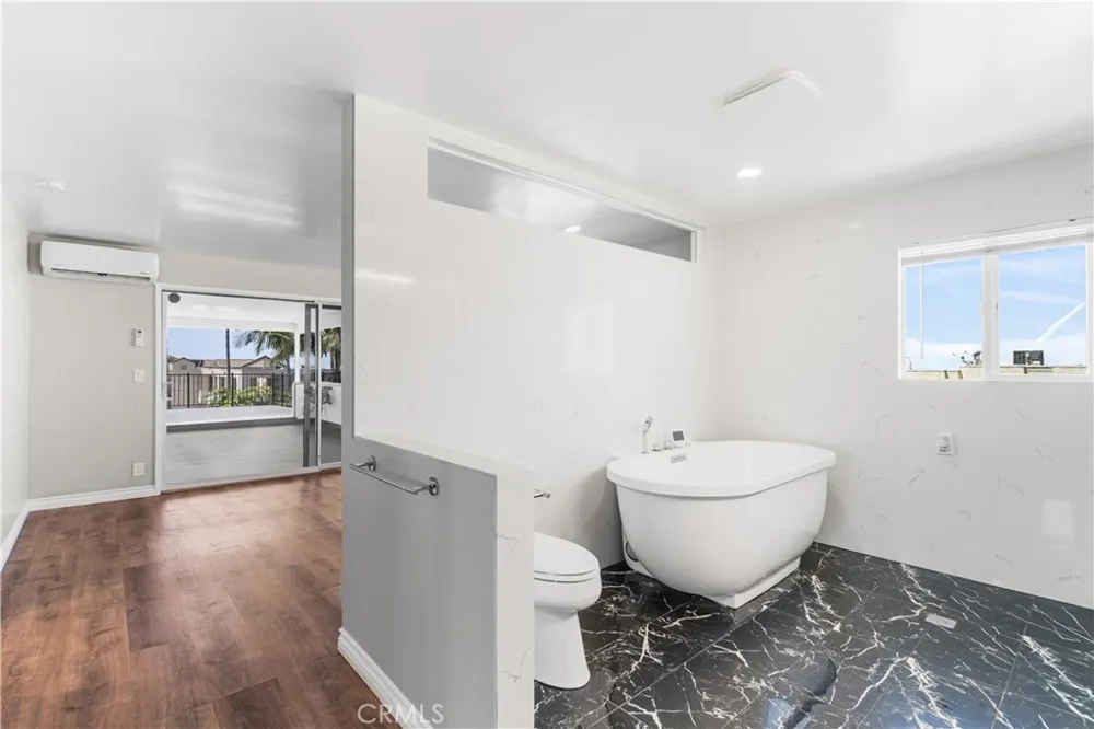 2699 E 20th Signal Hill, CA 90755