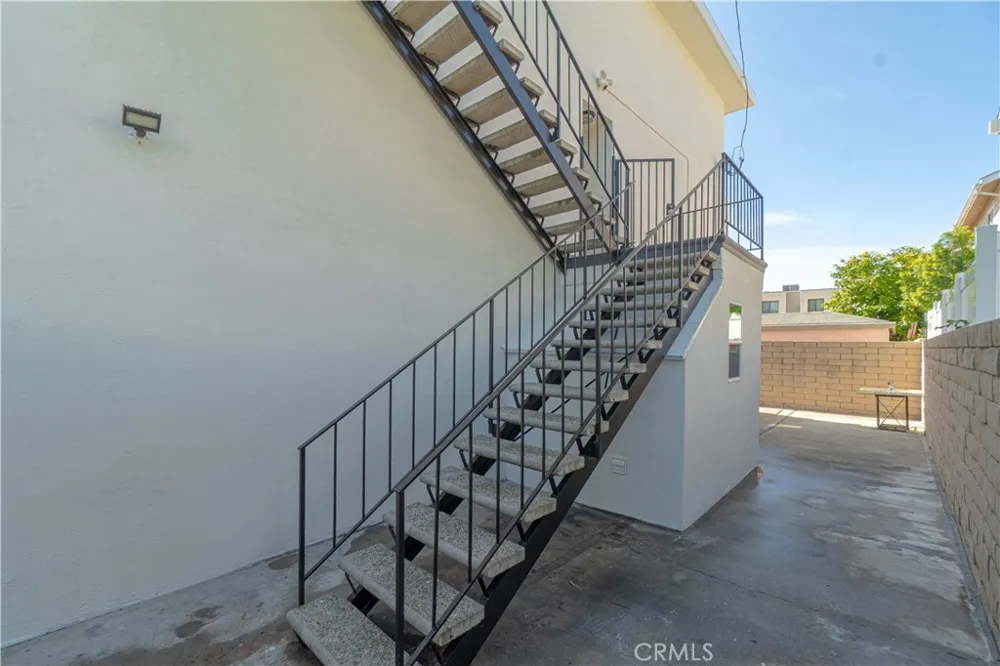 2699 E 20th Signal Hill, CA 90755