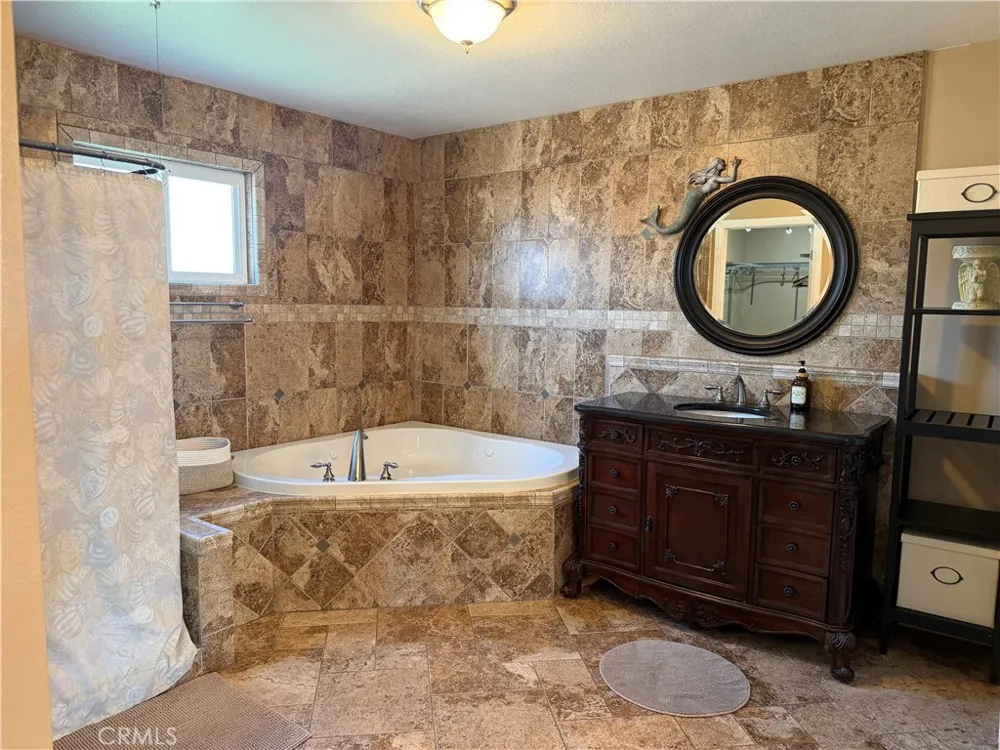 2210 Rockway West Covina, CA 91790