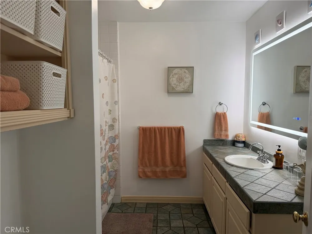 2210 Rockway West Covina, CA 91790