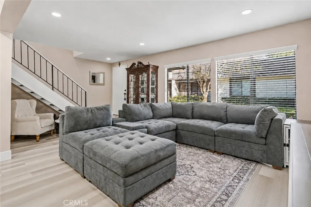 739 Knollwood Lane San Dimas, CA 91773