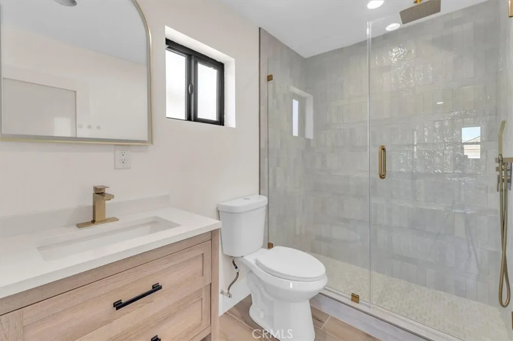 22714 Schoolcraft #3 West Hills, CA 91307