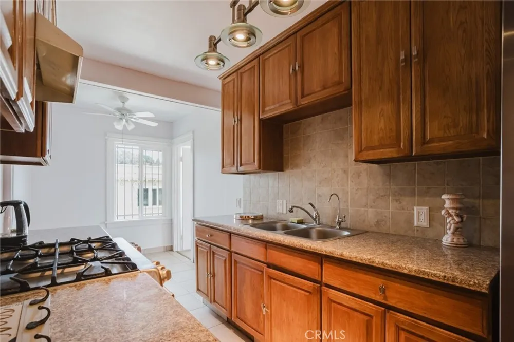 1634 Alexandria Avenue Los Angeles, CA 90027