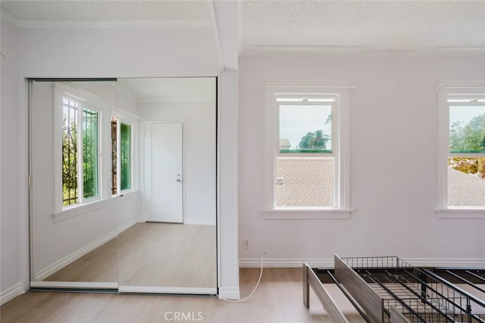 1634 Alexandria Avenue Los Angeles, CA 90027