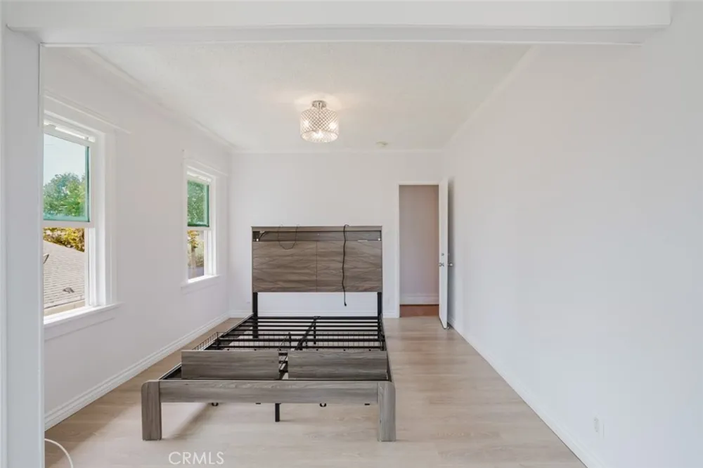 1634 Alexandria Avenue Los Angeles, CA 90027