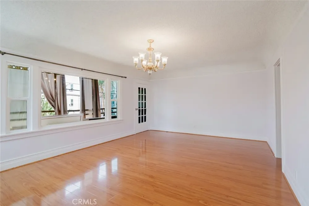 1634 Alexandria Avenue Los Angeles, CA 90027
