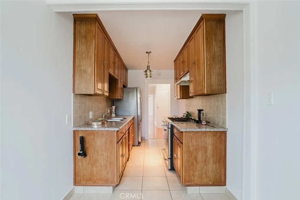1634 Alexandria Avenue Los Angeles, CA 90027