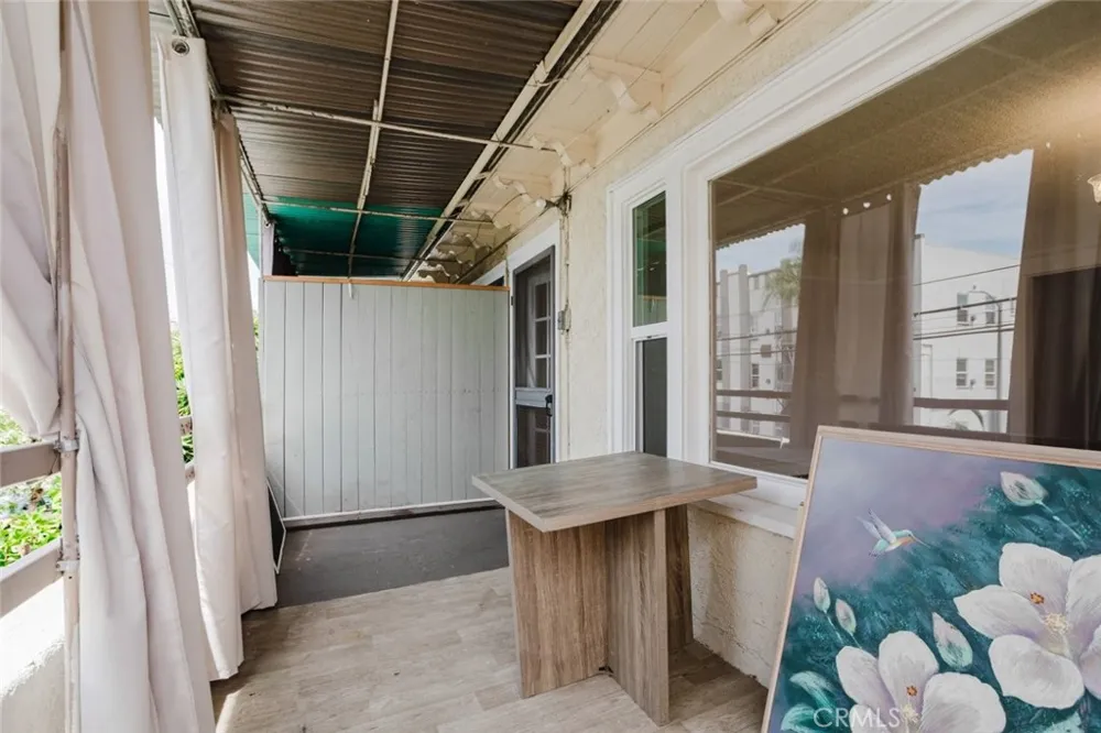 1634 Alexandria Avenue Los Angeles, CA 90027