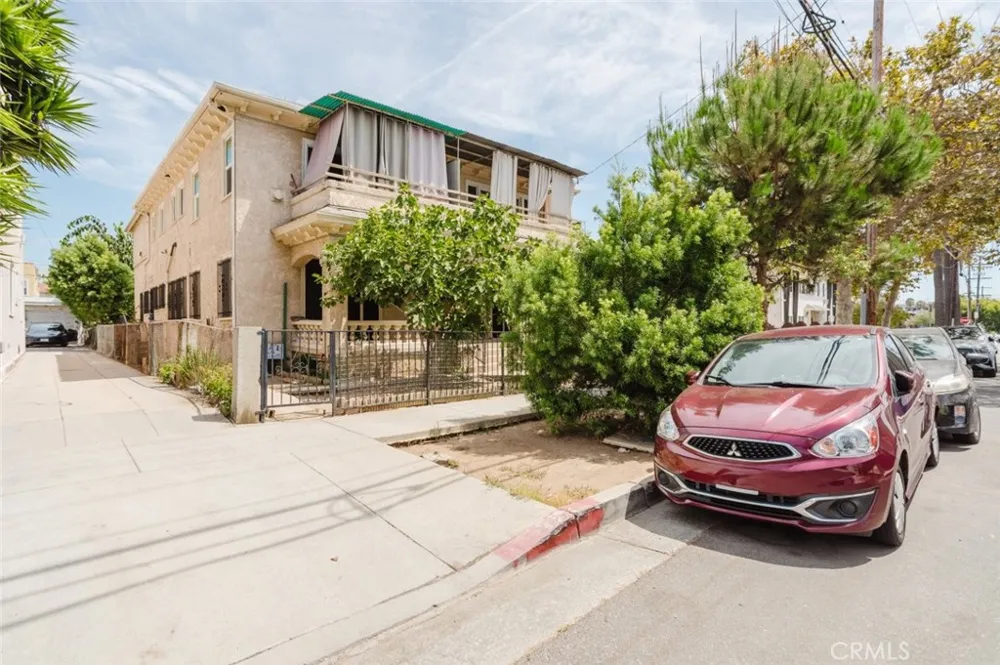 1634 Alexandria Avenue Los Angeles, CA 90027