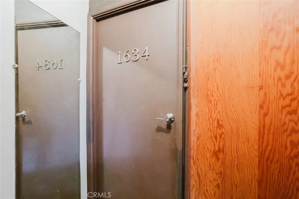 1634 Alexandria Avenue Los Angeles, CA 90027