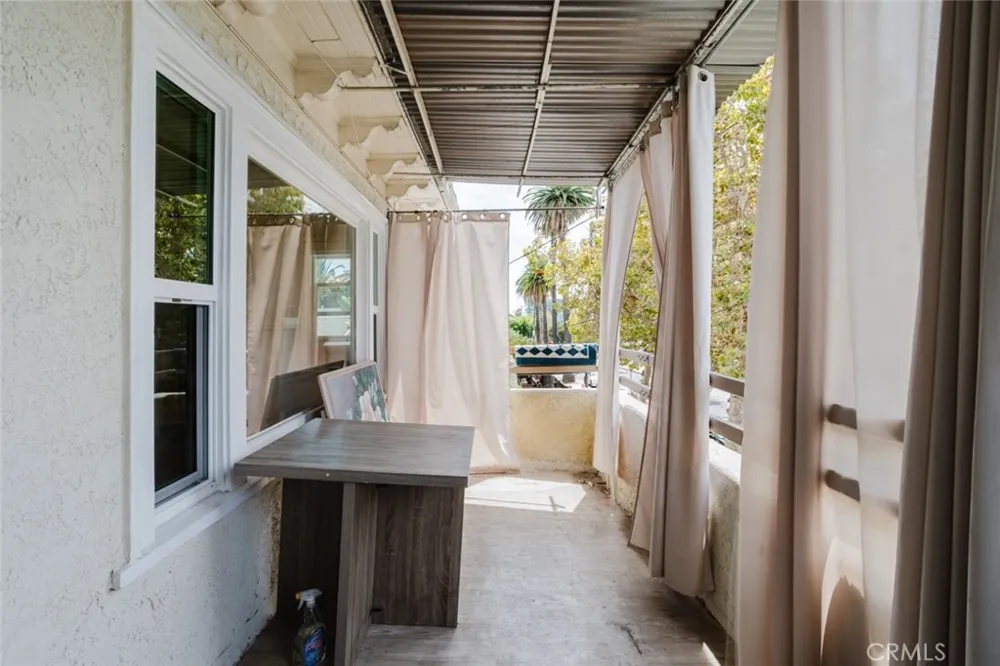 1634 Alexandria Avenue Los Angeles, CA 90027