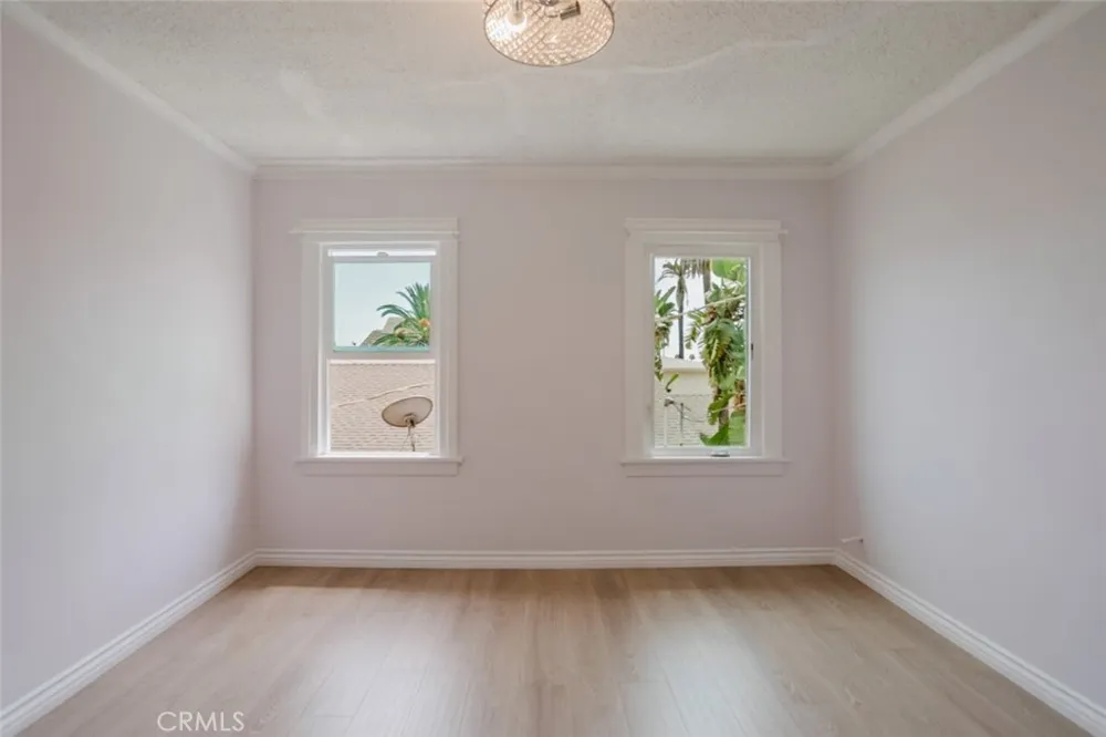 1634 Alexandria Avenue Los Angeles, CA 90027