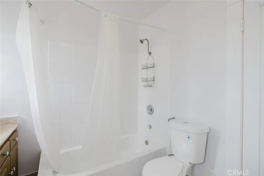 1634 Alexandria Avenue Los Angeles, CA 90027