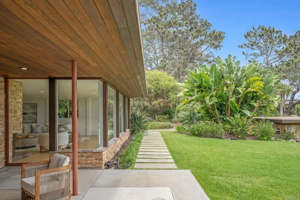 280 Torrey Pines Terrace Del Mar, CA 92014