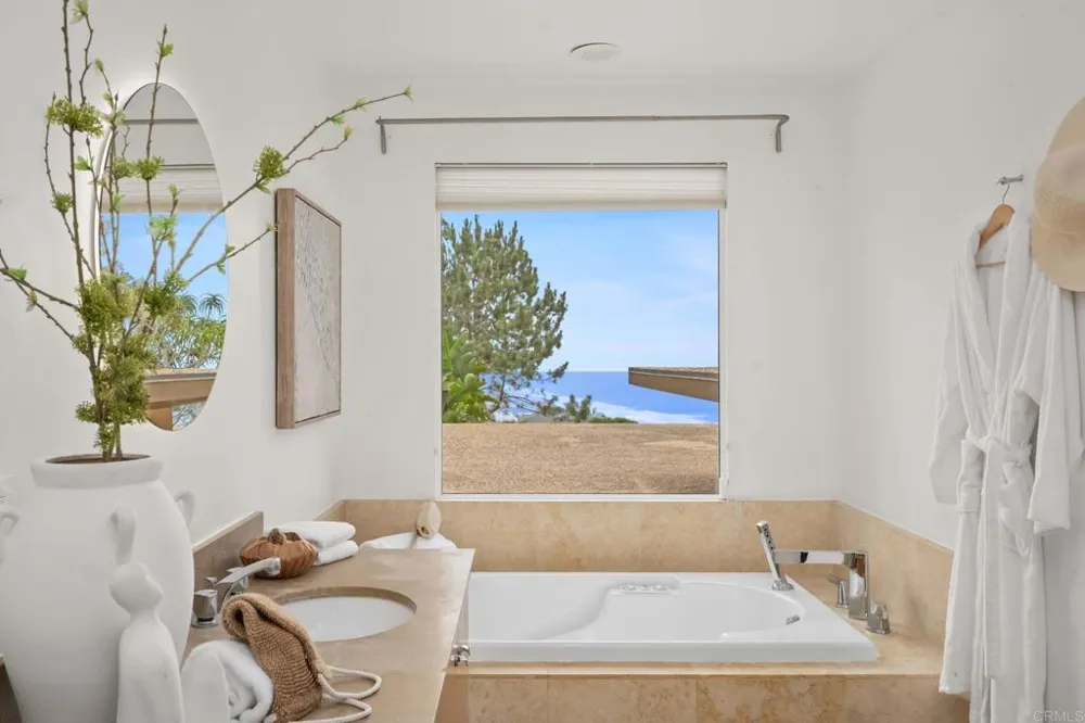 280 Torrey Pines Terrace Del Mar, CA 92014