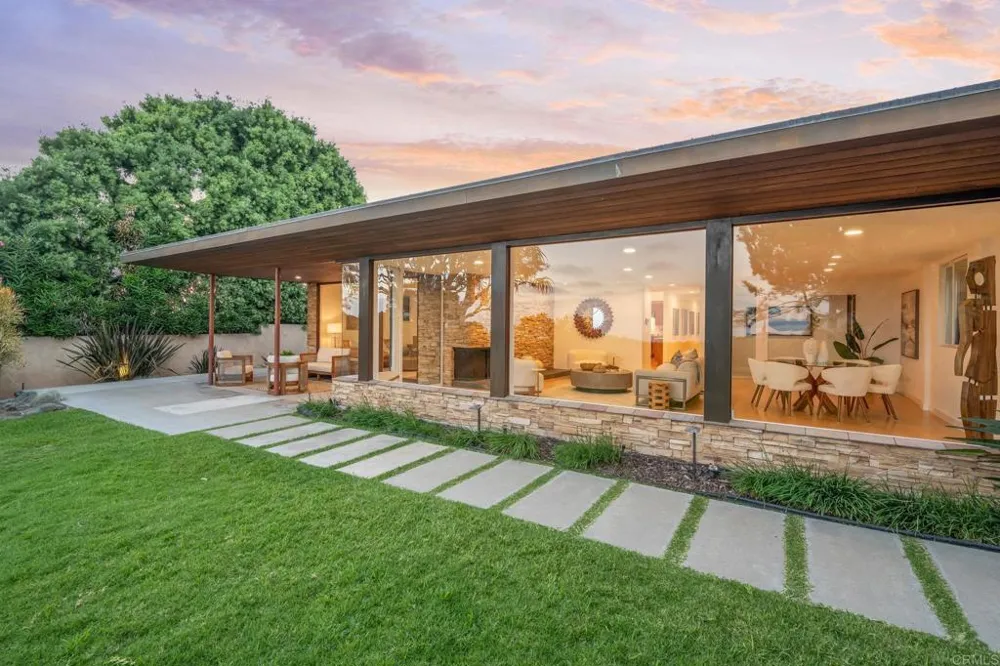 280 Torrey Pines Terrace Del Mar, CA 92014