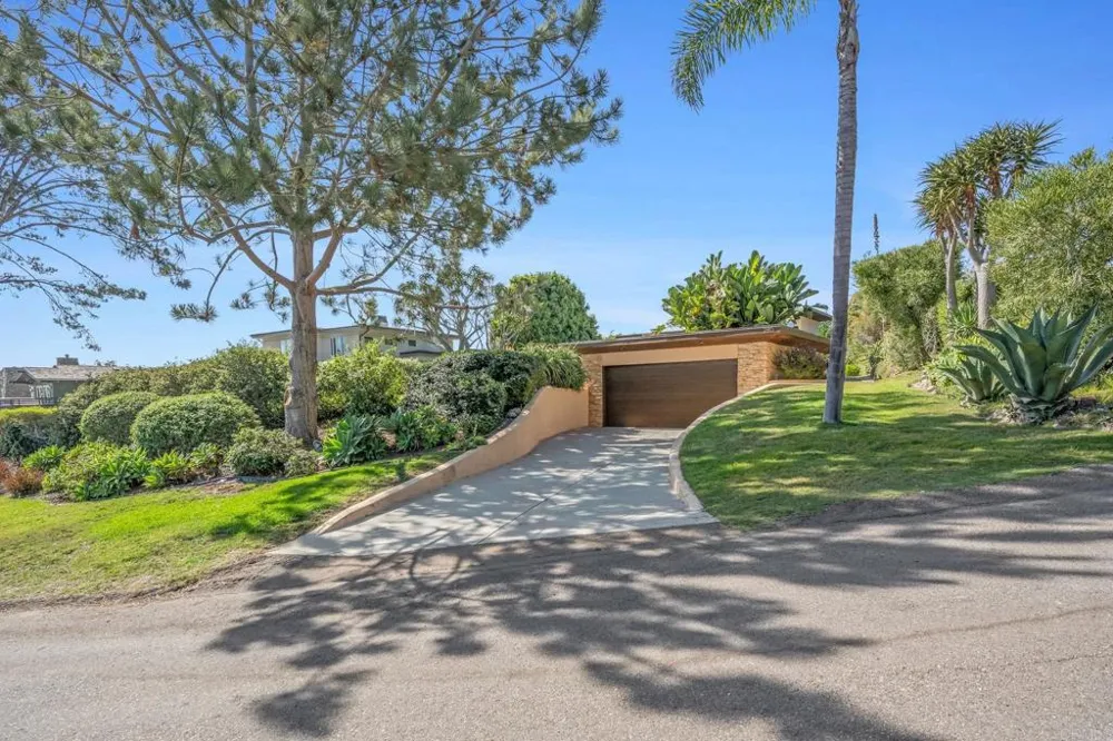 280 Torrey Pines Terrace Del Mar, CA 92014
