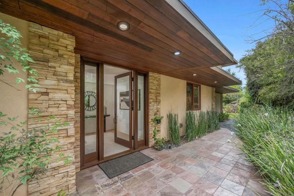 280 Torrey Pines Terrace Del Mar, CA 92014