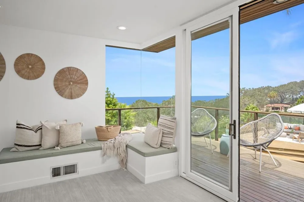 280 Torrey Pines Terrace Del Mar, CA 92014