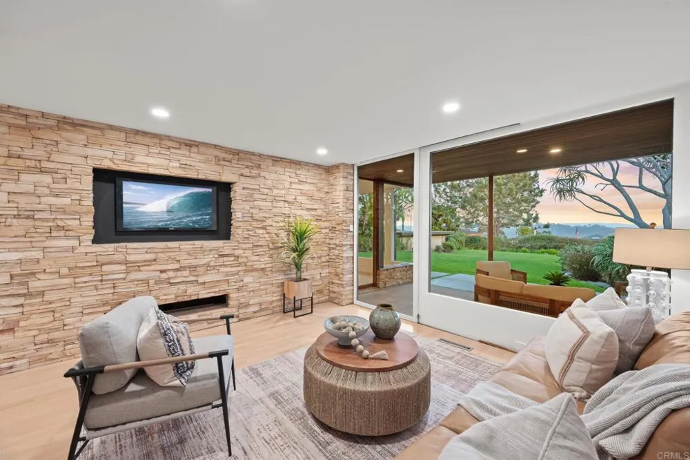 280 Torrey Pines Terrace Del Mar, CA 92014