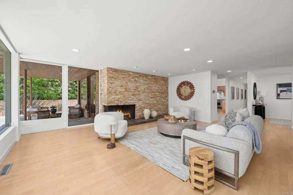280 Torrey Pines Terrace Del Mar, CA 92014
