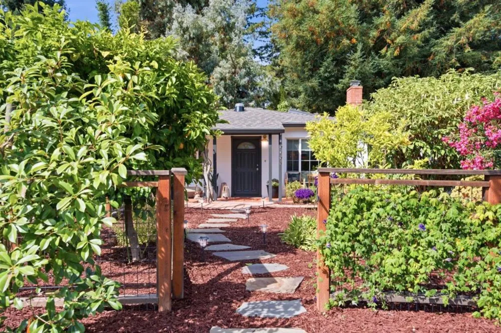 190 E Middlefield Road Mountain View, CA 94043