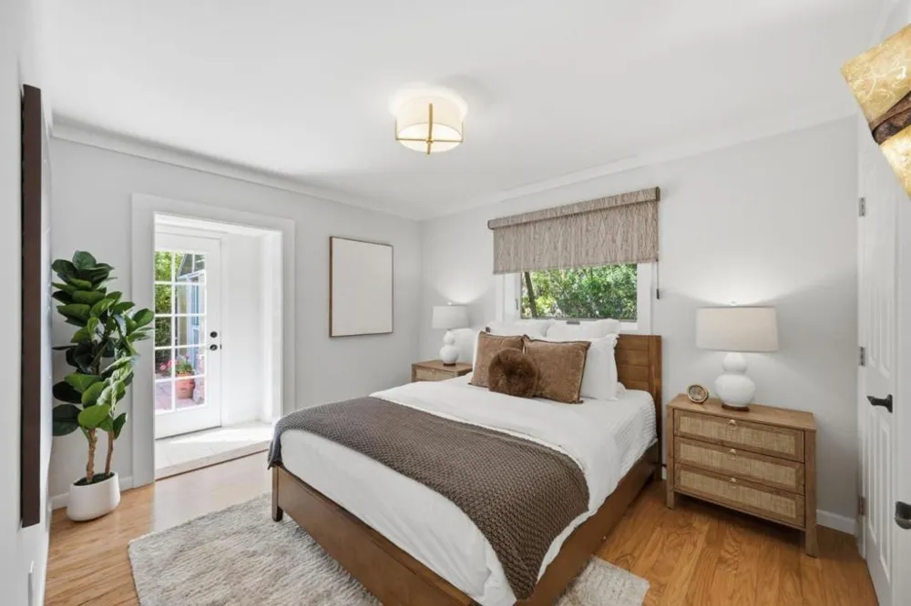 190 E Middlefield Road Mountain View, CA 94043