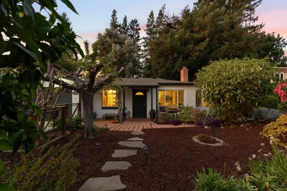 190 E Middlefield Road Mountain View, CA 94043