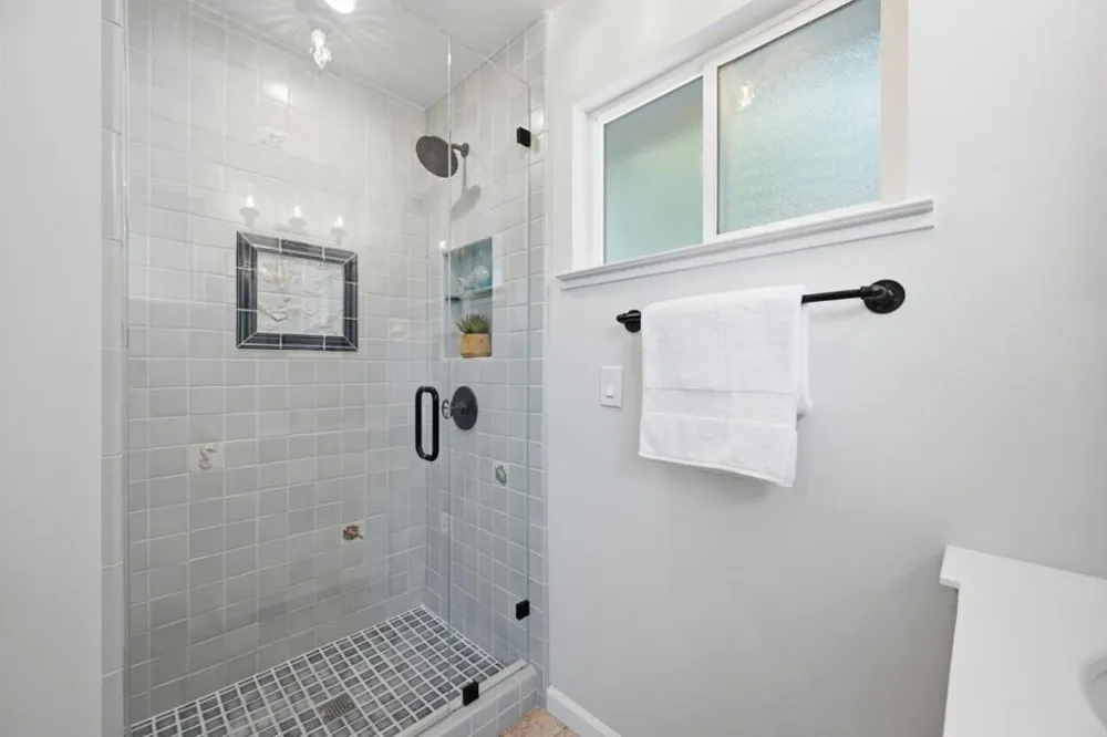 190 E Middlefield Road Mountain View, CA 94043