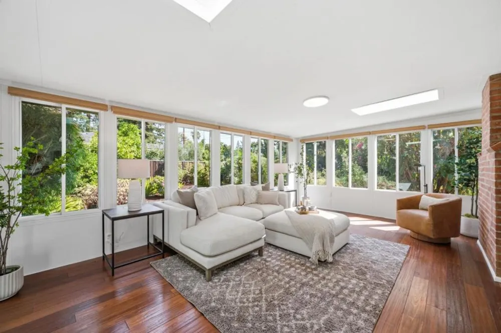 190 E Middlefield Road Mountain View, CA 94043