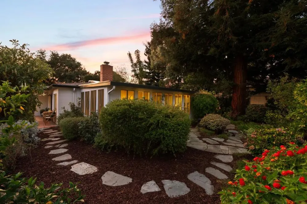 190 E Middlefield Road Mountain View, CA 94043
