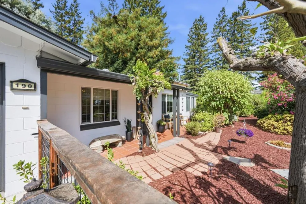 190 E Middlefield Road Mountain View, CA 94043
