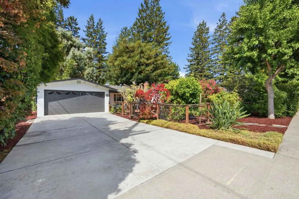 190 E Middlefield Road Mountain View, CA 94043