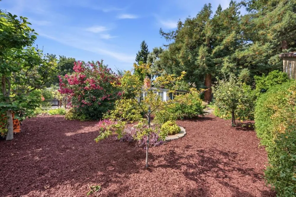 190 E Middlefield Road Mountain View, CA 94043